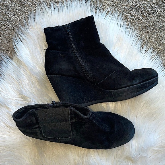 Vagabond Suede Wedge Zip up Booties EUC - Picture 14 of 15